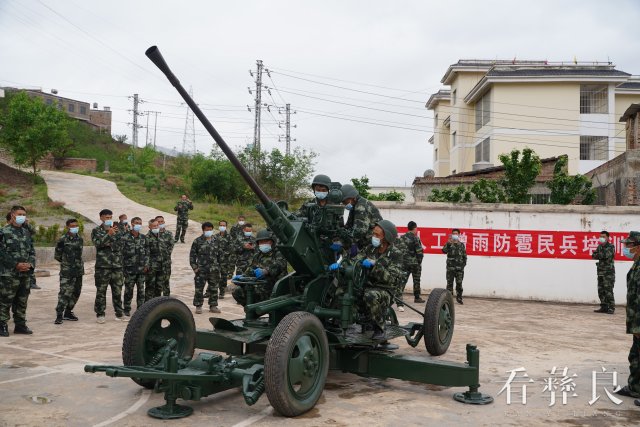 彝良举办人工增雨防雹培训2.JPG